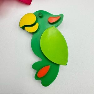 Vintage Avon Perky Parrot Kids Pin 1973 Tropical Bird Bright Green Cute Fun